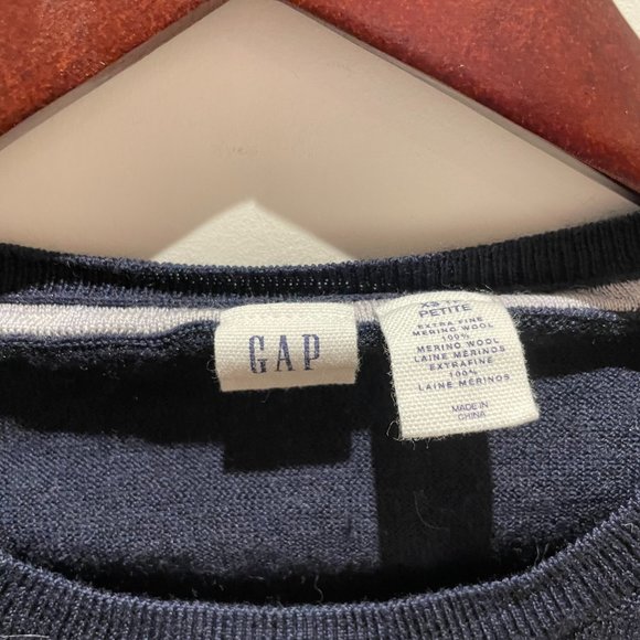 Bundle of 3 GAP 100% Merino Wool Sweaters XS petite - Picture 4 of 7